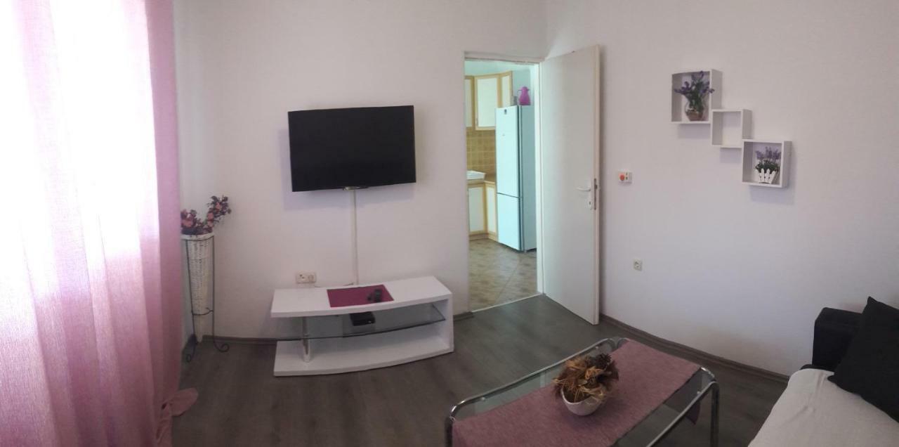 Apartmani Ivana Lopar Ngoại thất bức ảnh
