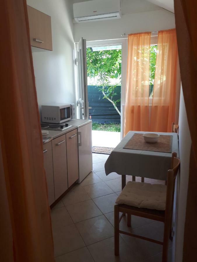Apartmani Ivana Lopar Ngoại thất bức ảnh