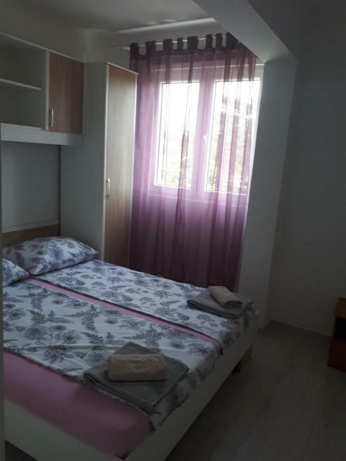 Apartmani Ivana Lopar Ngoại thất bức ảnh
