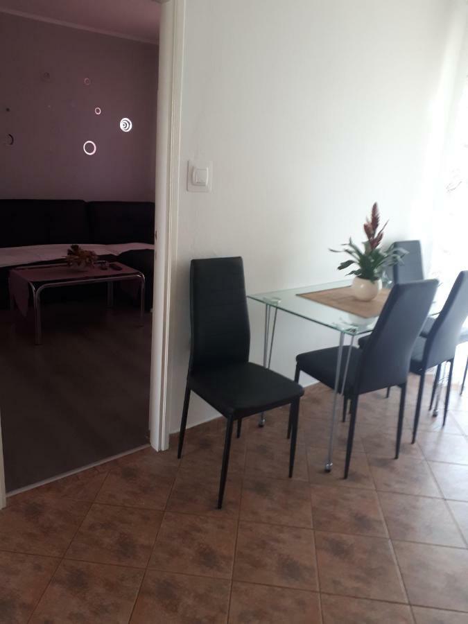 Apartmani Ivana Lopar Ngoại thất bức ảnh